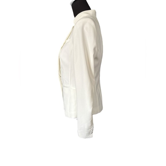 NWT (Flaw) White House Black Market Ecru Tux Jacket, Size 6, Elegant. Feminine - Picture 2 of 9